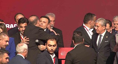 Özgür Çelik oy çokluğu ile yeniden CHP İstanbul İl Başkanı seçildi