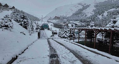 Palandöken beyaz gelinliğini giydi