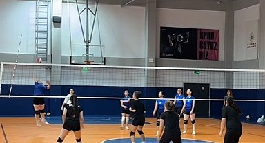 Pazaryeri'nde Cumhuriyet Kupası voleybol heyecanı