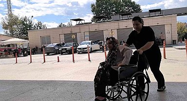 Piknik yaparken yılan ısırdı, hastaneye kaldırıldı