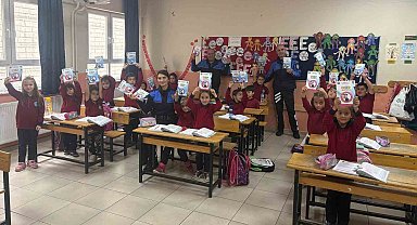 Polis ekipleri, anaokulu ve ilkokulu öğrencilerine eğtim verdi