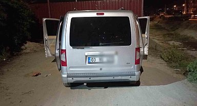 Polis ile ehliyetsiz sürücü arasında kovalamaca