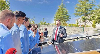 "Atölyede 1 Gün Projesi" Gördes'te başladı