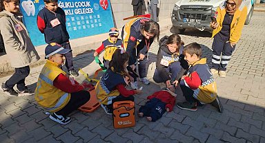 "Sağlıklı Çocuk, Sağlıklı Gelecek" programı devam ediyor