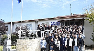 Rektör Savaş, Karahallı ve Sivaslı MYO'yu ziyaret etti