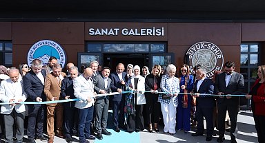 Renklerin Dili Resim Sergisi & Gelenekli Sanatlar Koleksiyonu açıldı
