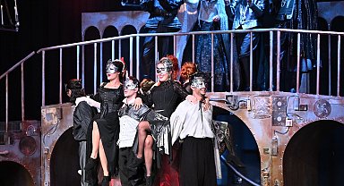 Romeo ve Juliet Manisa'da perde dedi, vefa unutulmadı