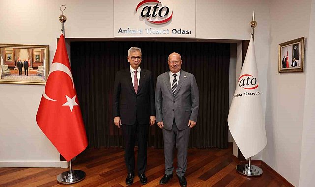 Sağlık Bakanı Memişoğlu "Sağlıkta Z-İnovasyon Zirvesi"nde gençlerle buluştu