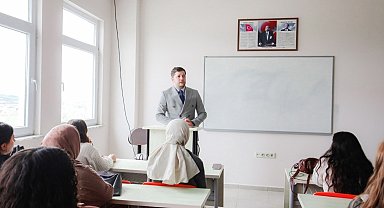 Sağlık öğrencilerine ilk ders İl Sağlık Müdürü Çavdar'dan