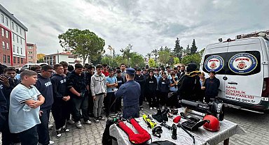 Sahil Güvenlik öğrencileri bilgilendirdi