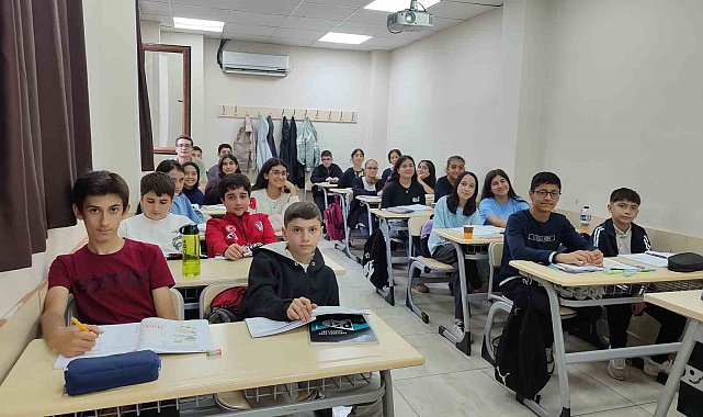 Şair ve Yazar Yavuz Bülent Bakiler, Gaziosmanpaşa Bilgi Evleri'nde anıldı