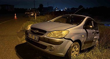 Sakarya'da iki otomobil çarpıştı: 3 yaralı