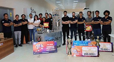 Şampiyon öğrencilerin yeni hedefi: "Uzaya çıkmak"