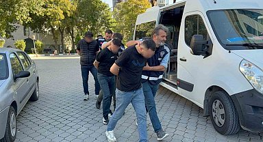 Samsun'da uyuşturucu ticaretinden gözaltına alınan 5 kişi adliyeye sevk edildi