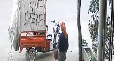 Sanayi sitesindeki hırsızlık güvenlik kamerasında