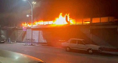 Şanlıurfa lokanta yangını: İş yeri küle döndü