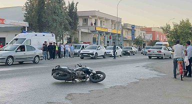 Şanlıurfa'da otomobil ile motosiklet çarpıştı: 1 yaralı