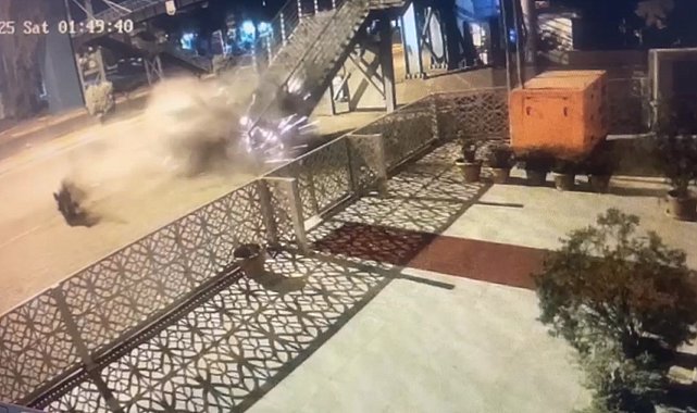 Şanlıurfa'da otomobil üst geçide çarptı: 1 ölü