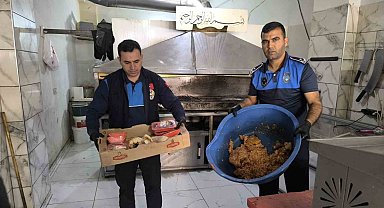 Şanlıurfa'da tarihi geçmiş 183 kilo tavuk eti imha edildi