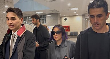 Şarkıcı Melek Mosso oyuncu ve model Serkan Sağdıç'tan tek celsede boşandı