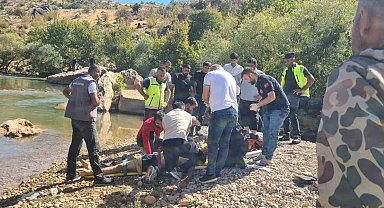 Serinlemek için girdiği suda hayatını kaybetti