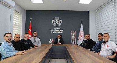 Sesi gören şampiyonlardan Kabakcı'ya ziyaret