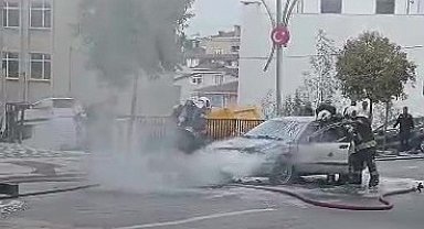 Seyir halindeki otomobilin motorunda yangın