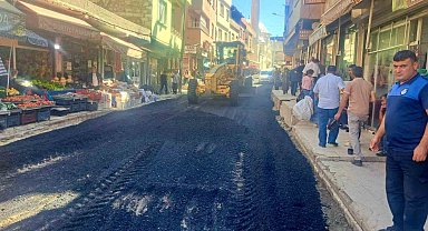 Siirt'te Sakıp Beygo Caddesi'nde asfalt çalışması yapıldı