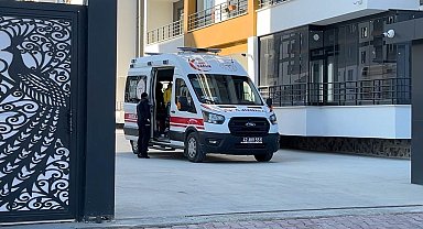 Silahla oynarken kendini yaraladı