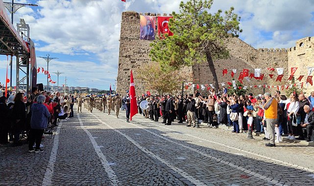 Sinop'ta Cumhuriyet'in 102. yılı kutlaması