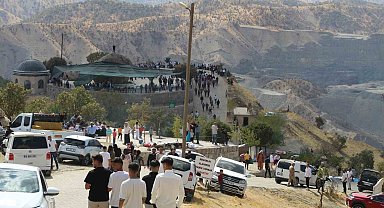 Şırnak'ta 325 yıllık mezarlık ziyareti geleneği 13 bin kişinin katılımıyla gerçekleştirildi