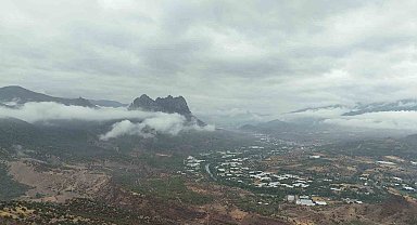 Sisli Bozaniç Kayaları'nda kartpostallık görüntüler