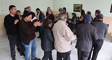 Sivas'ta Ruh Sağlığı Günü'nde halaylar çekildi