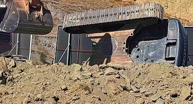 Söke'de iş makinesi devrildi: 1 yaralı