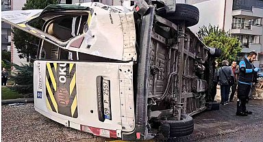 Söke'de öğrenci servisleri çarpıştı: 3 yaralı