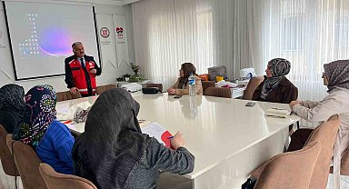 Sosyal hizmet personeline bakanlığın çalışmaları anlatıldı