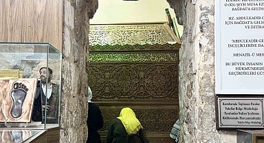 Sultan Şeyhmus türbesi ve medresesi binlerce ziyaretçiyi ağırlıyor