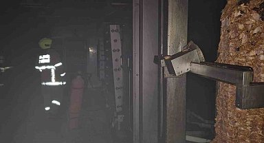 Susurluk'ta fabrika yangını: Ekipler kısa sürede müdahale etti