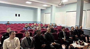 Susuz'da okul servis sürücülerine eğitim verildi