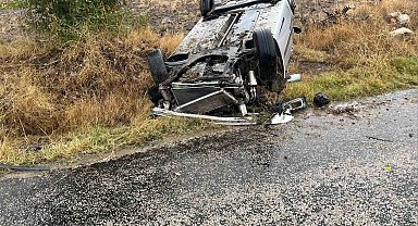 Takla atan otomobilde 3 kişi yaralandı