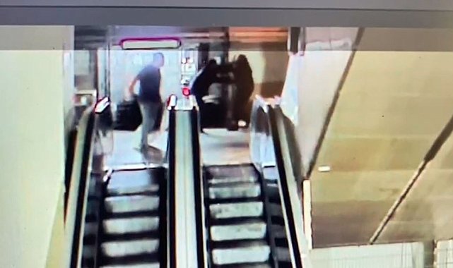 Taksim'de kan donduran cinayet: Para vermeyince bıçaklandı