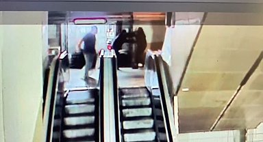 Taksim'de kan donduran cinayet: Para vermeyince bıçaklandı