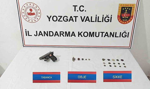 Tarihi eser kaçakçıları jandarmaya yakalandı