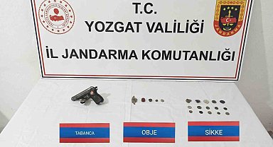 Tarihi eser kaçakçıları jandarmaya yakalandı
