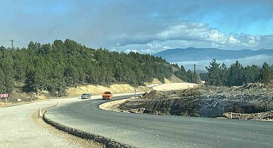 Tavşanlı-Domaniç yolunda çalışmalar sürüyor