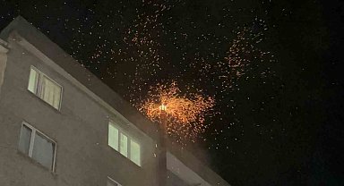 Tekirdağ'da bacadan alev püskürdü, geceyi aydınlattı