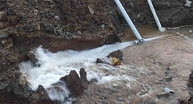 Tekirdağ'da içme suyu borusu patladı: Tonlarca su boşa aktı