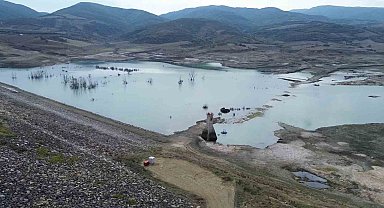 Tekirdağ'da Naip Barajı ölü hacme indi, sular çekildi adacıklar oluştu