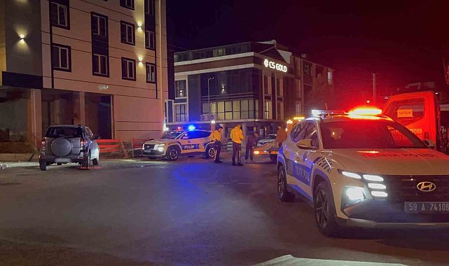 Tekirdağ'da polis kavga ihbarına gittiği arabada tabanca buldu