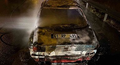 TEM'de seyir halindeki otomobil alev alev yandı